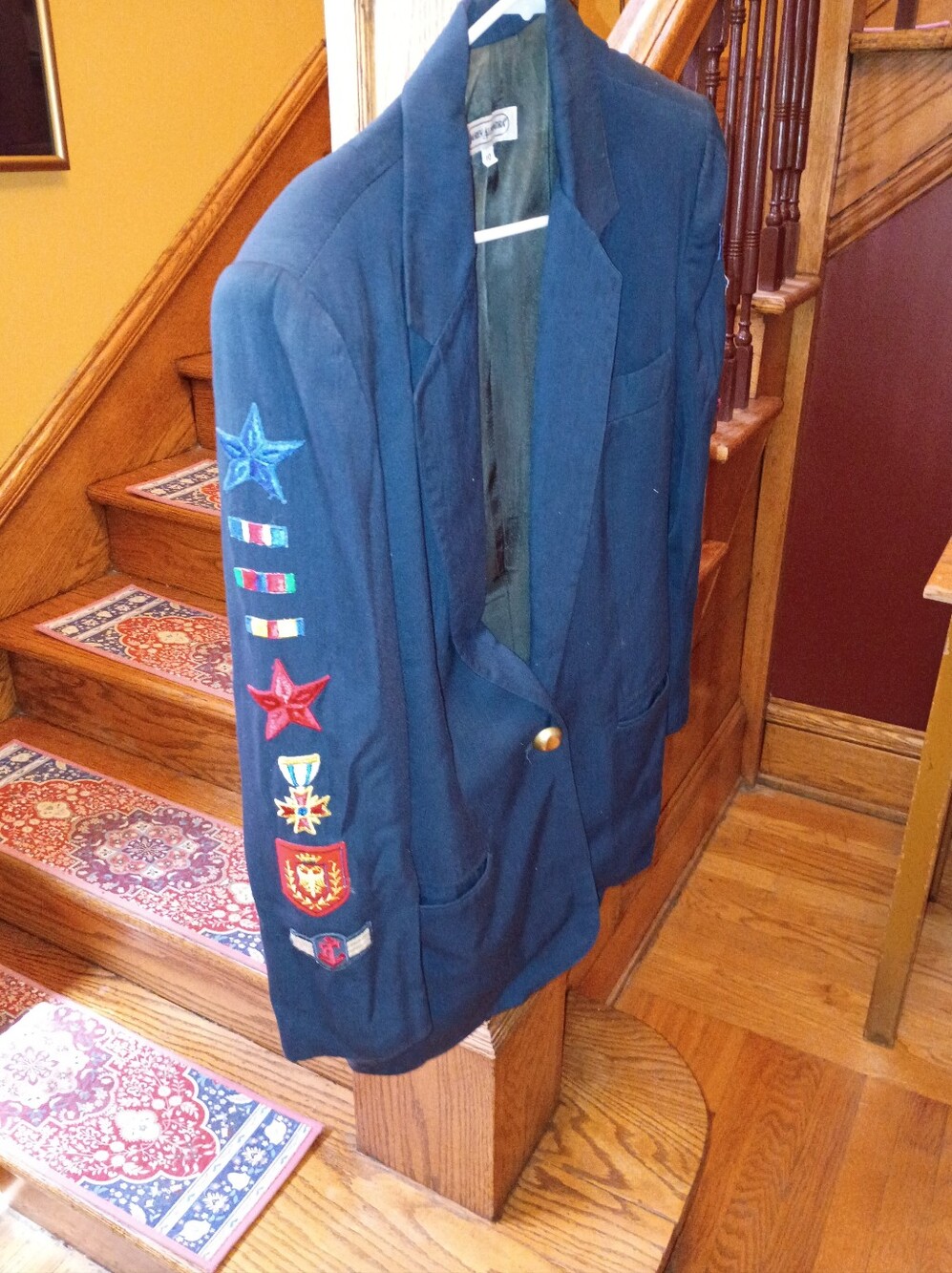 BLAZER W MILITARY PATCHES ON ARMS